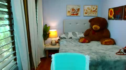 Snapshot of louie_sexy chatting on 09/27/25, 06:29 Cathy online show from 09/27/25, 06:29