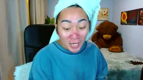 Snapshot of louie_sexy chatting on 11/19/25, 07:30 Cathy online show from 11/19/25, 07:30