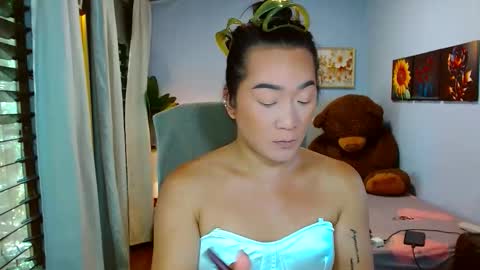 Snapshot of louie_sexy chatting on 04/23/26, 05:30 Cathy online show from 04/23/26, 05:30