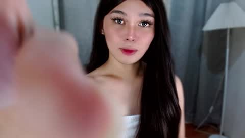 Snapshot of louilalicious chatting on 10/18/25, 11:00 louilalicious online show from 10/18/25, 11:00