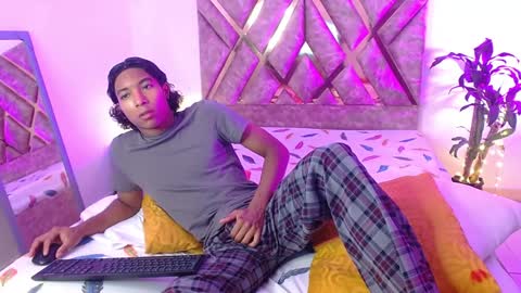 Snapshot of louis_hardstar chatting on 01/24/25, 02:30 Louis Valdz online show from 01/24/25, 02:30