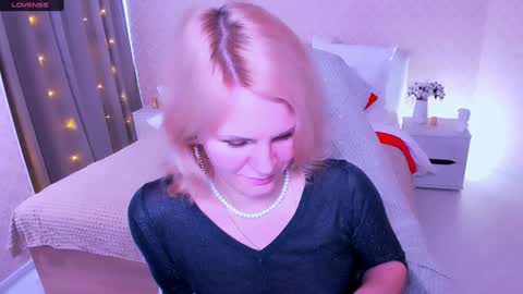 Snapshot of louisa_bay chatting on 01/24/25, 10:43 Louisa online show from 01/24/25, 10:43