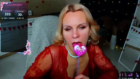 Snapshot of louisa_bay chatting on 02/14/25, 08:10 Louisa online show from 02/14/25, 08:10