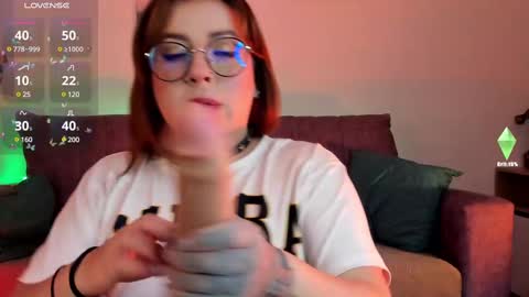 Snapshot of louisa_claire_ chatting on 02/13/25, 04:22 LuisaIG x luisa clair online show from 02/13/25, 04:22