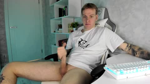 Louis  online show from 01/02/25, 03:05