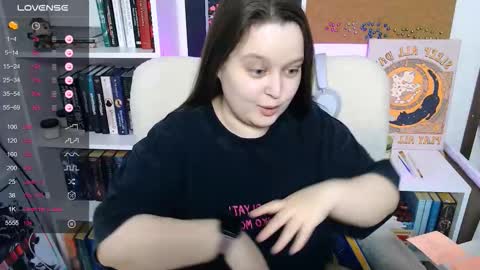 Mia  online show from 02/25/26, 03:32