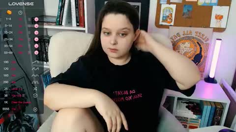 Mia  online show from 03/26/26, 10:32