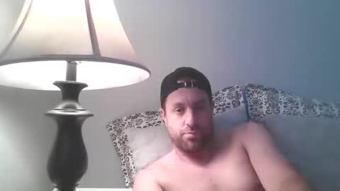 Snapshot of love2show21 chatting on 12/17/25, 06:36 love2show21 online show from 12/17/25, 06:36