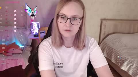 Snapshot of love_agatha chatting on 11/23/25, 02:11 Agatha online show from 11/23/25, 02:11