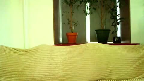 Snapshot of love_attation chatting on 02/22/25, 02:39 Cute face online show from 02/22/25, 02:39