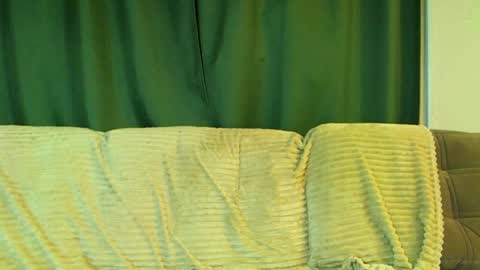 Snapshot of love_attation chatting on 11/30/25, 02:48 Cute face online show from 11/30/25, 02:48