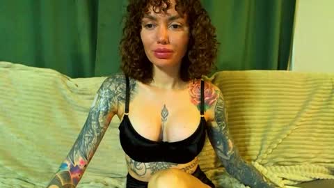 Snapshot of love_attation chatting on 12/01/25, 03:00 Cute face online show from 12/01/25, 03:00