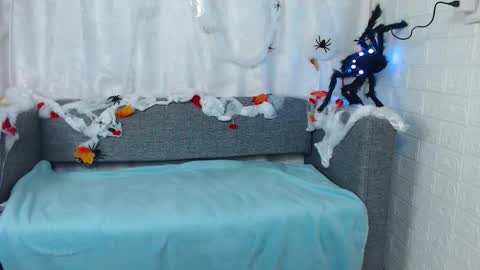 love bella  online show from 10/25/25, 12:07