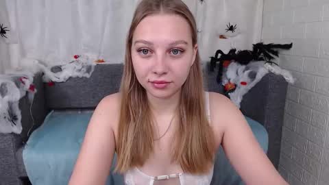 love bella  online show from 10/27/25, 12:36