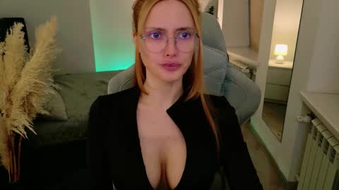 love_call online show from 09/19/25, 05:09