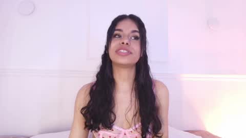 Snapshot of love_cameron chatting on 12/16/25, 07:30 Cam online show from 12/16/25, 07:30