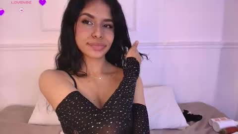 Snapshot of love_cameron chatting on 01/08/26, 07:27 Cam online show from 01/08/26, 07:27