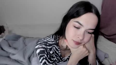 Snapshot of love_coin chatting on 12/20/25, 02:07 Love is name - I want to be your hobby General of hearts troops online show from 12/20/25, 02:07