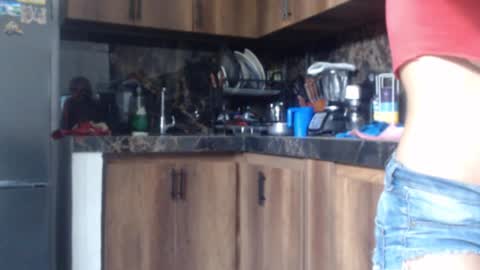 Nina online show from 09/17/25, 05:58