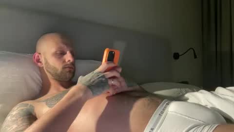 Snapshot of love_kinky_fetishes chatting on 04/06/26, 08:21 love_kinky_fetishes online show from 04/06/26, 08:21