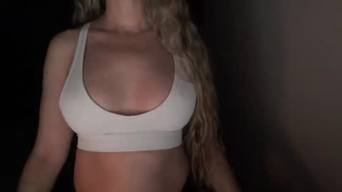 LoVe On  online show from 03/08/26, 01:47