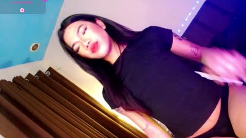 Snapshot of love_seren chatting on 09/11/25, 10:48 Seren online show from 09/11/25, 10:48