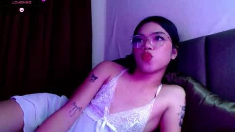 Snapshot of love_seren chatting on 10/05/25, 12:47 Seren online show from 10/05/25, 12:47