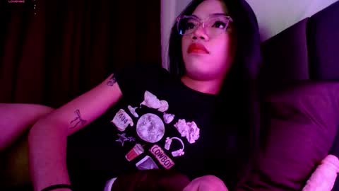 Snapshot of love_seren chatting on 10/13/25, 11:32 Seren online show from 10/13/25, 11:32