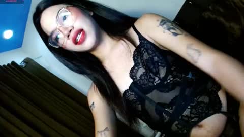 Snapshot of love_seren chatting on 10/23/25, 11:31 Seren online show from 10/23/25, 11:31