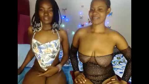 Snapshot of love_sparkle chatting on 10/14/25, 06:09 love_sparkle online show from 10/14/25, 06:09