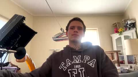 Snapshot of love_stretch chatting on 10/28/25, 05:37 love stretch online show from 10/28/25, 05:37