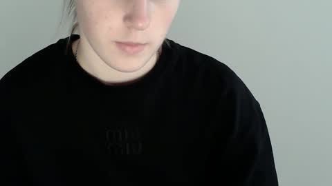 Vivian online show from 11/17/25, 11:49