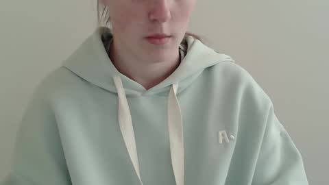 Vivian online show from 11/19/25, 01:44