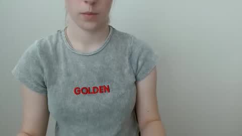 Vivian online show from 03/10/26, 01:05