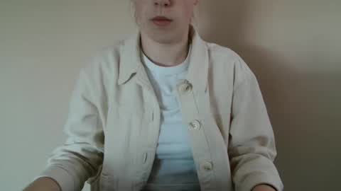 Vivian online show from 03/25/26, 10:32