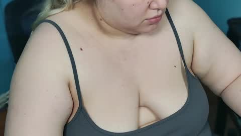 Snapshot of love_wiggy18 chatting on 05/20/26, 07:03 Ally online show from 05/20/26, 07:03