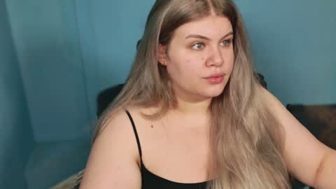 Snapshot of love_wiggy18 chatting on 06/18/26, 04:13 Ally online show from 06/18/26, 04:13