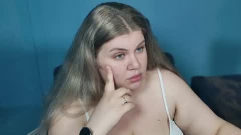 Snapshot of love_wiggy18 chatting on 07/09/26, 05:17 Ally online show from 07/09/26, 05:17