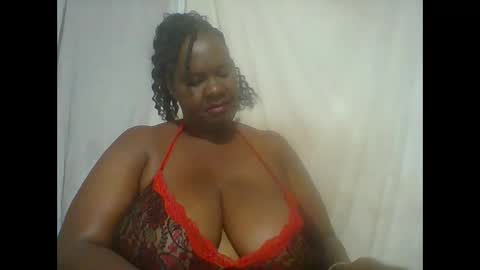 Snapshot of lovebigmelon chatting on 12/02/25, 08:04 Lynn online show from 12/02/25, 08:04