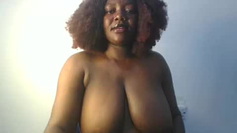 Snapshot of lovecumsluttie chatting on 09/19/25, 12:50 mila online show from 09/19/25, 12:50