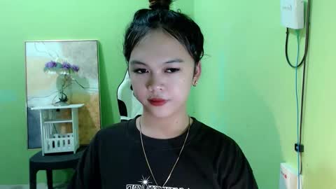 Snapshot of lovee_gelly chatting on 09/10/25, 04:45 Gelly online show from 09/10/25, 04:45
