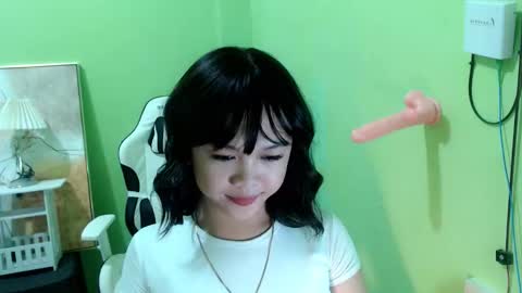 Snapshot of lovee_gelly chatting on 09/17/25, 09:44 Gelly online show from 09/17/25, 09:44