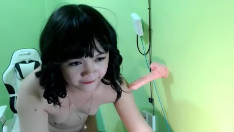 Snapshot of lovee_gelly chatting on 09/23/25, 10:07 Gelly online show from 09/23/25, 10:07
