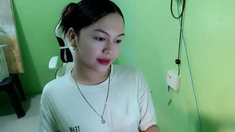 Snapshot of lovee_gelly chatting on 11/08/25, 10:48 Gelly online show from 11/08/25, 10:48