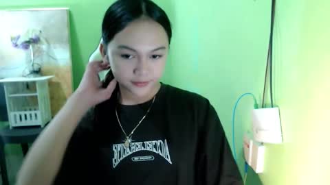 Snapshot of lovee_gelly chatting on 12/05/25, 10:24 Gelly online show from 12/05/25, 10:24