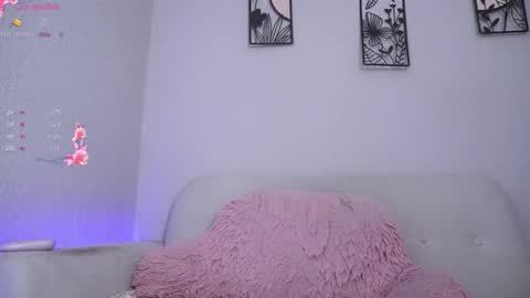 katalina   online show from 12/04/25, 04:44