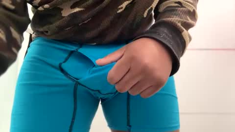 Snapshot of lovefeetonmyface29 chatting on 01/19/25, 11:56 lovefeetonmyface29 online show from 01/19/25, 11:56