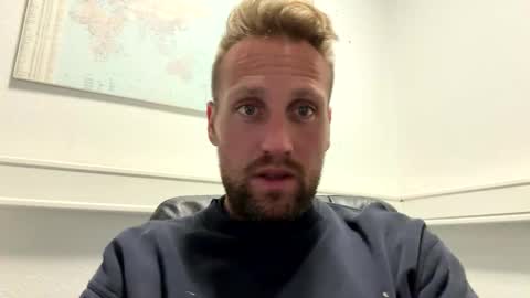 Snapshot of lovefuesse chatting on 10/09/25, 11:30 lovefuesse online show from 10/09/25, 11:30