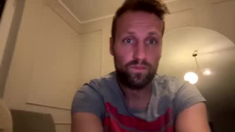 Snapshot of lovefuesse chatting on 11/12/25, 04:18 lovefuesse online show from 11/12/25, 04:18