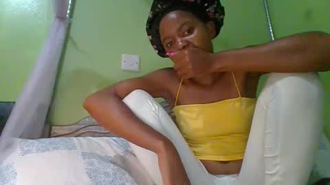 lovegal335 online show from 12/22/25, 10:51